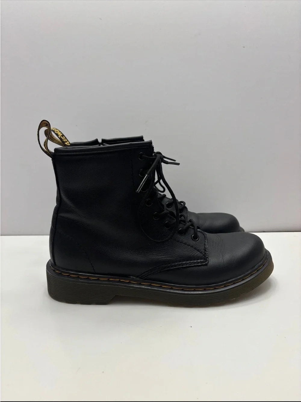 Dr.Martens 1460 boots Juniors size 4
